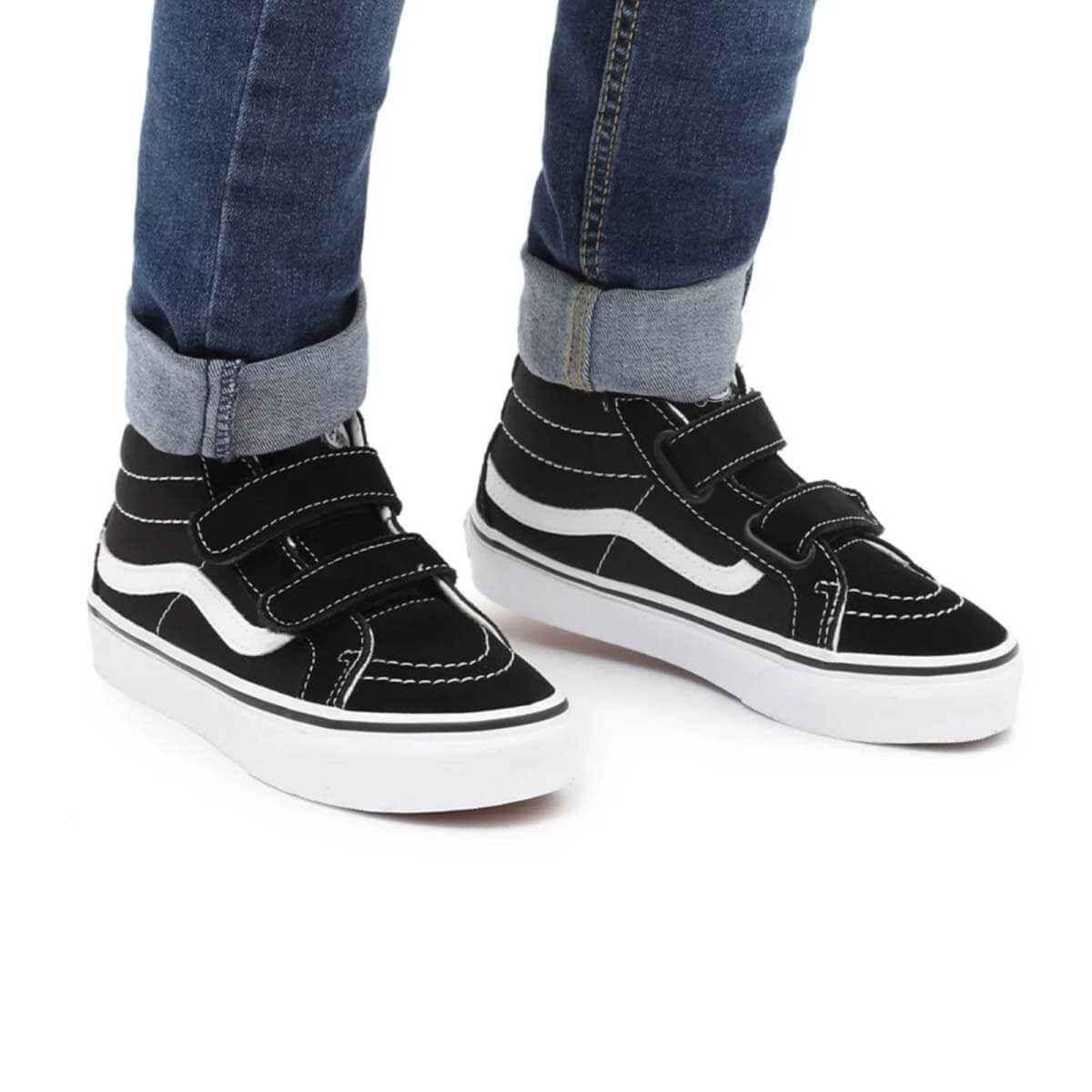 sk8 mid on feet Cinosural International School